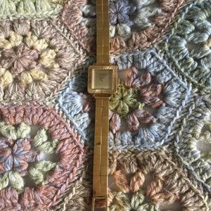 Vintage UNIVERSAL GENEVE 18KT Yellow Gold Wind Up Retro Watch